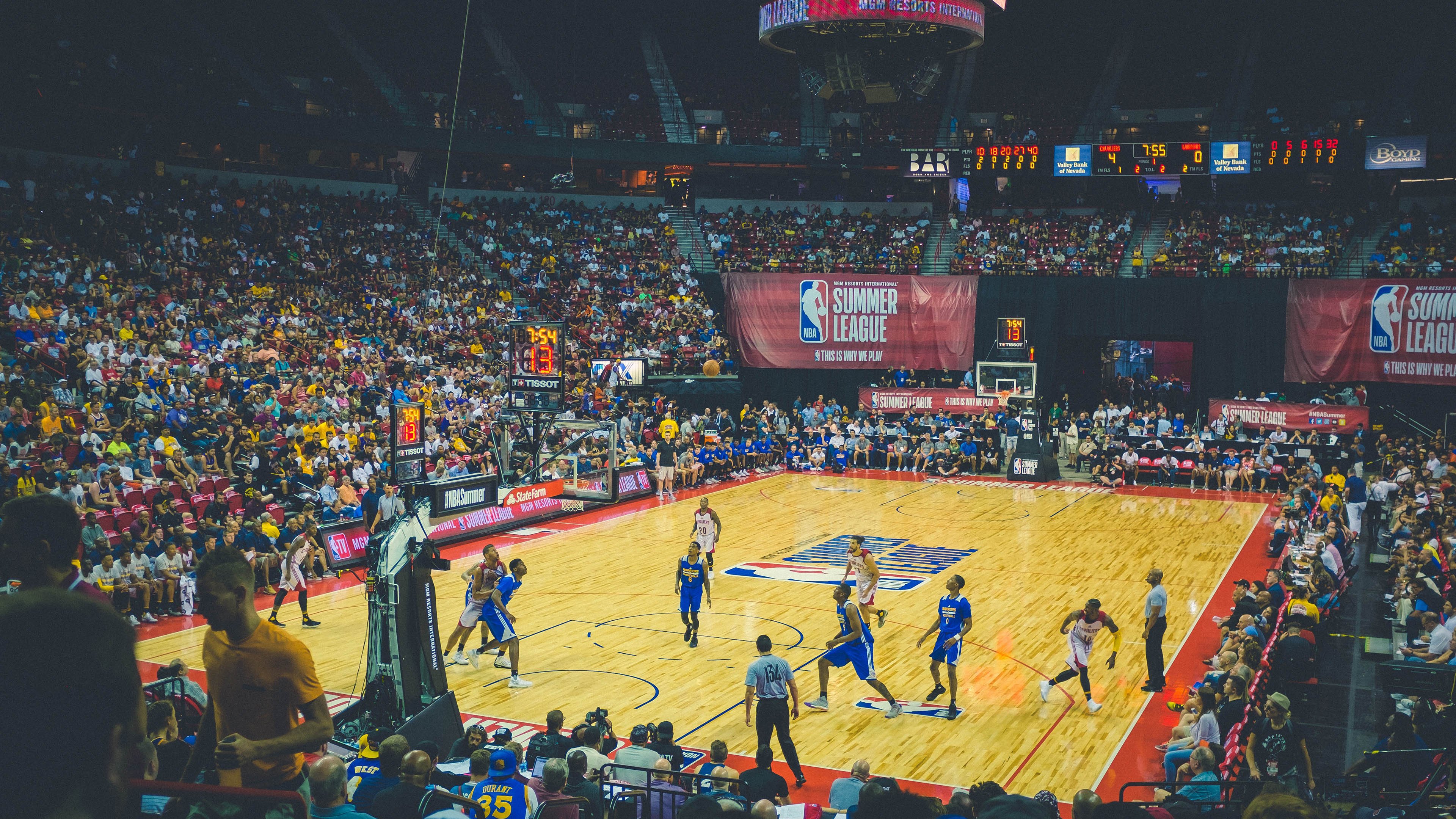 西决生死战之夜,切特·霍姆格伦如何用节奏掌控改写命运