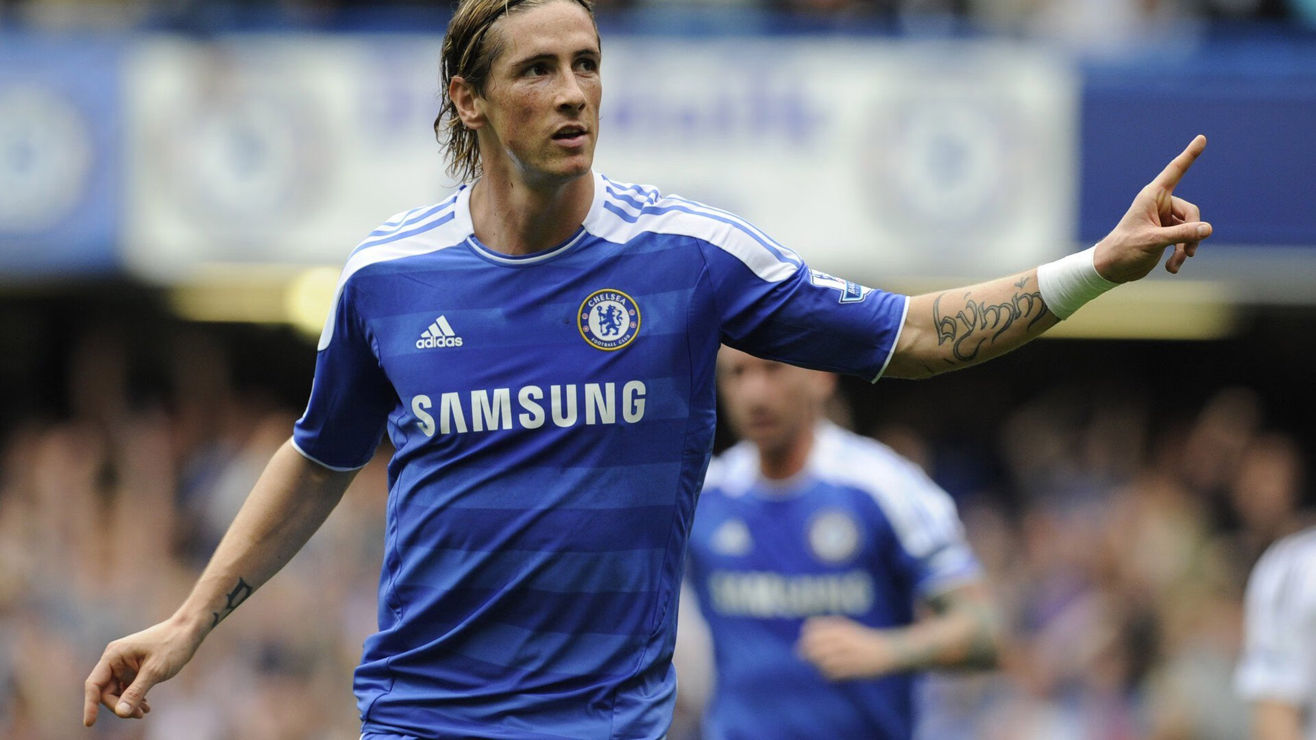 范戴克爆发破僵局，阿根廷新星闪耀助球队力克比利亚雷亚尔