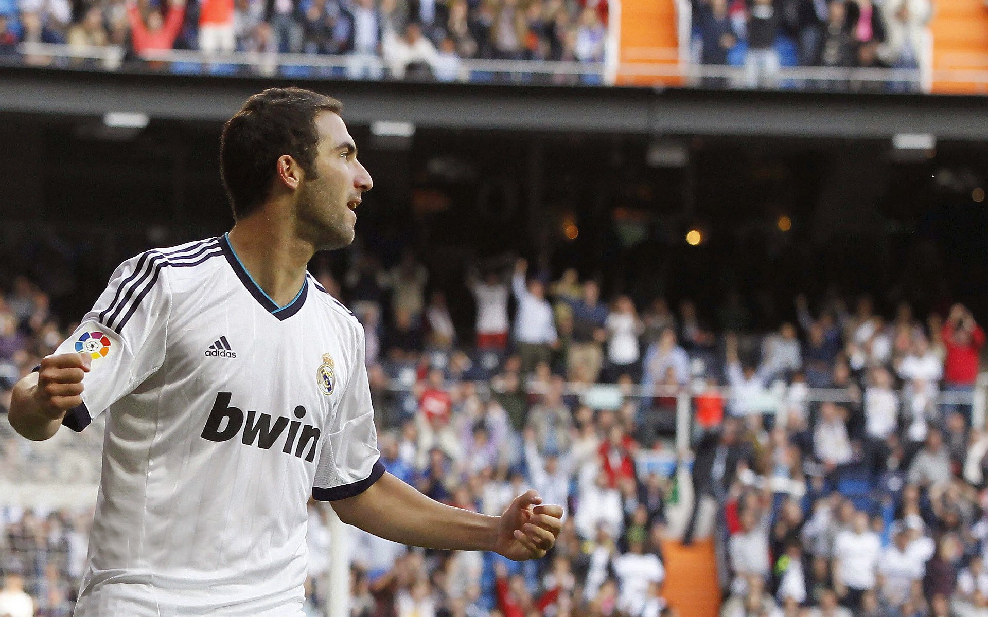 斯通斯一锤定音！厄瓜多尔与墨西哥的绿茵博弈，一粒进球定乾坤